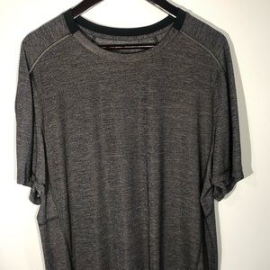 Men’s Lululemon short sleeve.